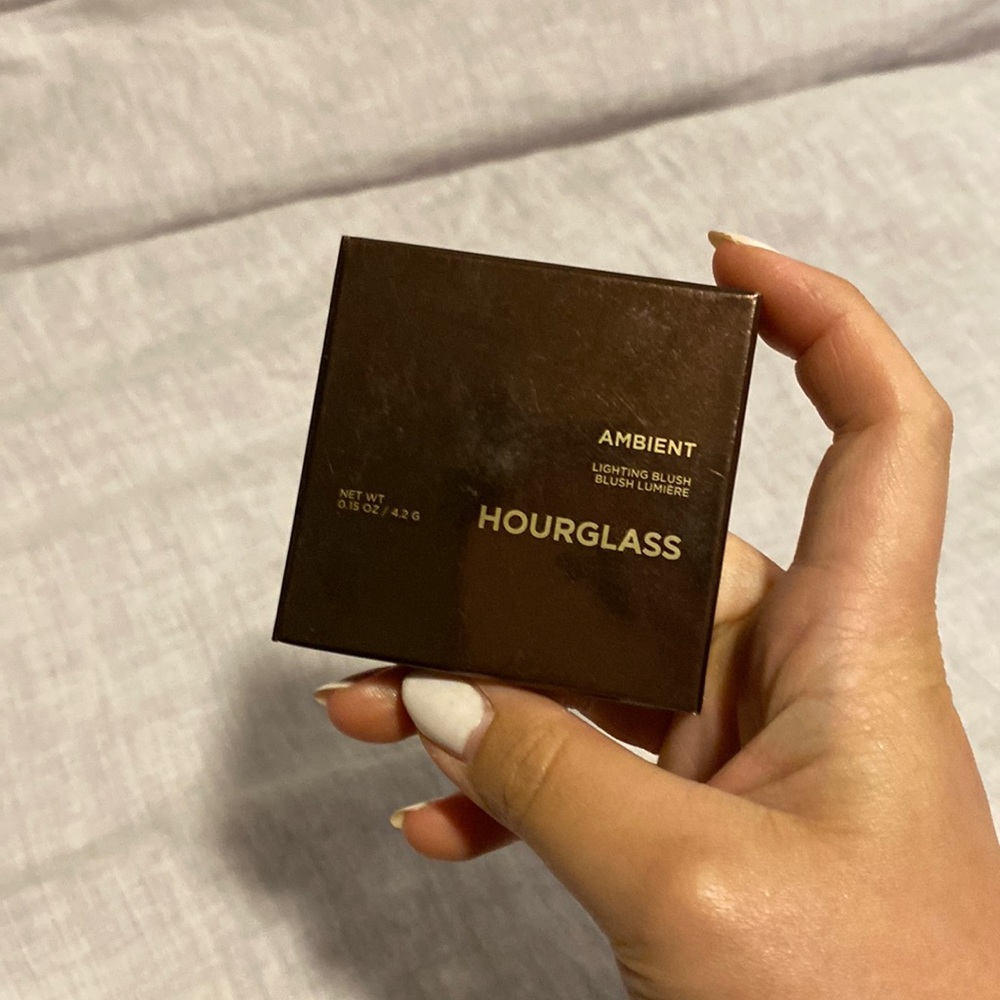 Hourglass blush